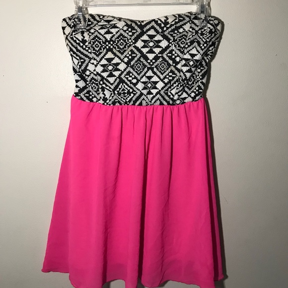 Windsor Dresses & Skirts - Strapless Party Dress